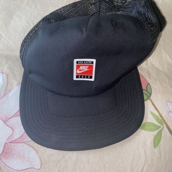 Nike Trucker Hat Non Ducor Duco Black Snapback Mesh Back - Picture 2 of 9